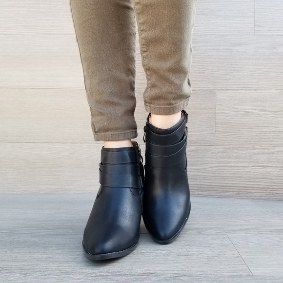 Pointy Toe Black Ankle Boots w/ Buckles-B - Picture 8 of 8